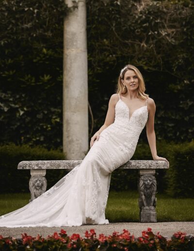 wedding dress fishtail lace v-neck straps fitted