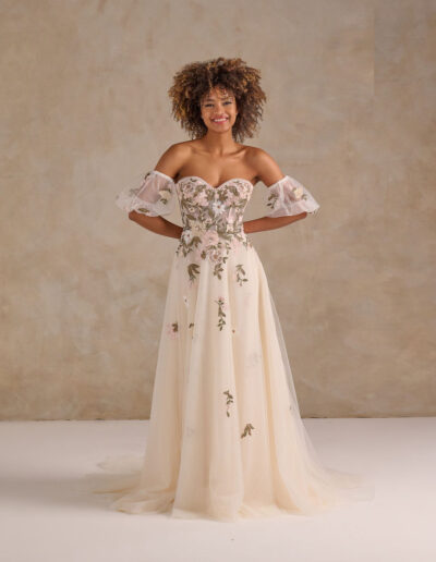 wedding dress floral embroidery print strapless sleeves